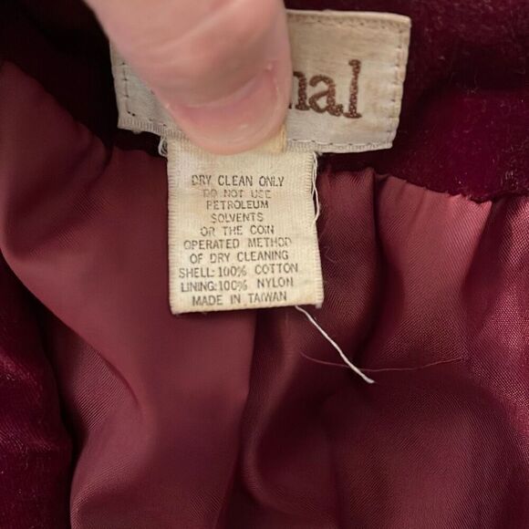 Personal Vintage Ladies Burgundy Velvet/Velour Double Button Front - Picture 9 of 10